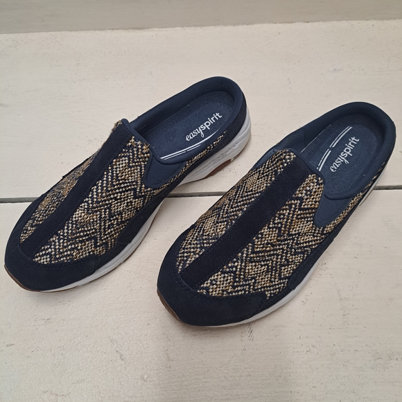 Easy Spirit Navy and Brown Knitted Design Shoes. Women's Slip-On Clogs Size 9.5 - Picture 1 of 8